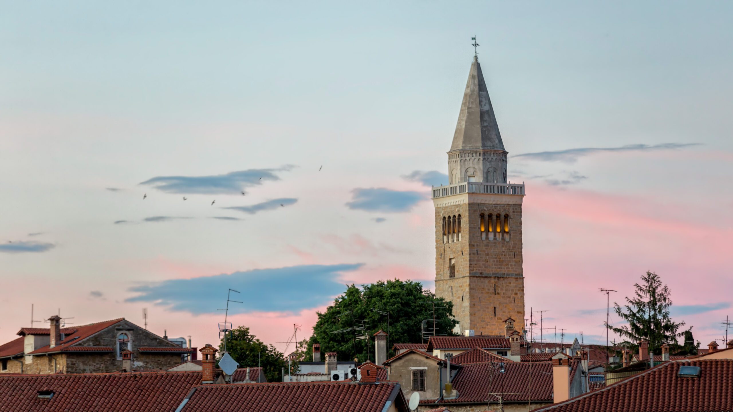 V nedeljo brezplačno na zvonik: Koper pripravlja več brezplačnih doživetijKoprski zvonik z najstarejšim zv colja